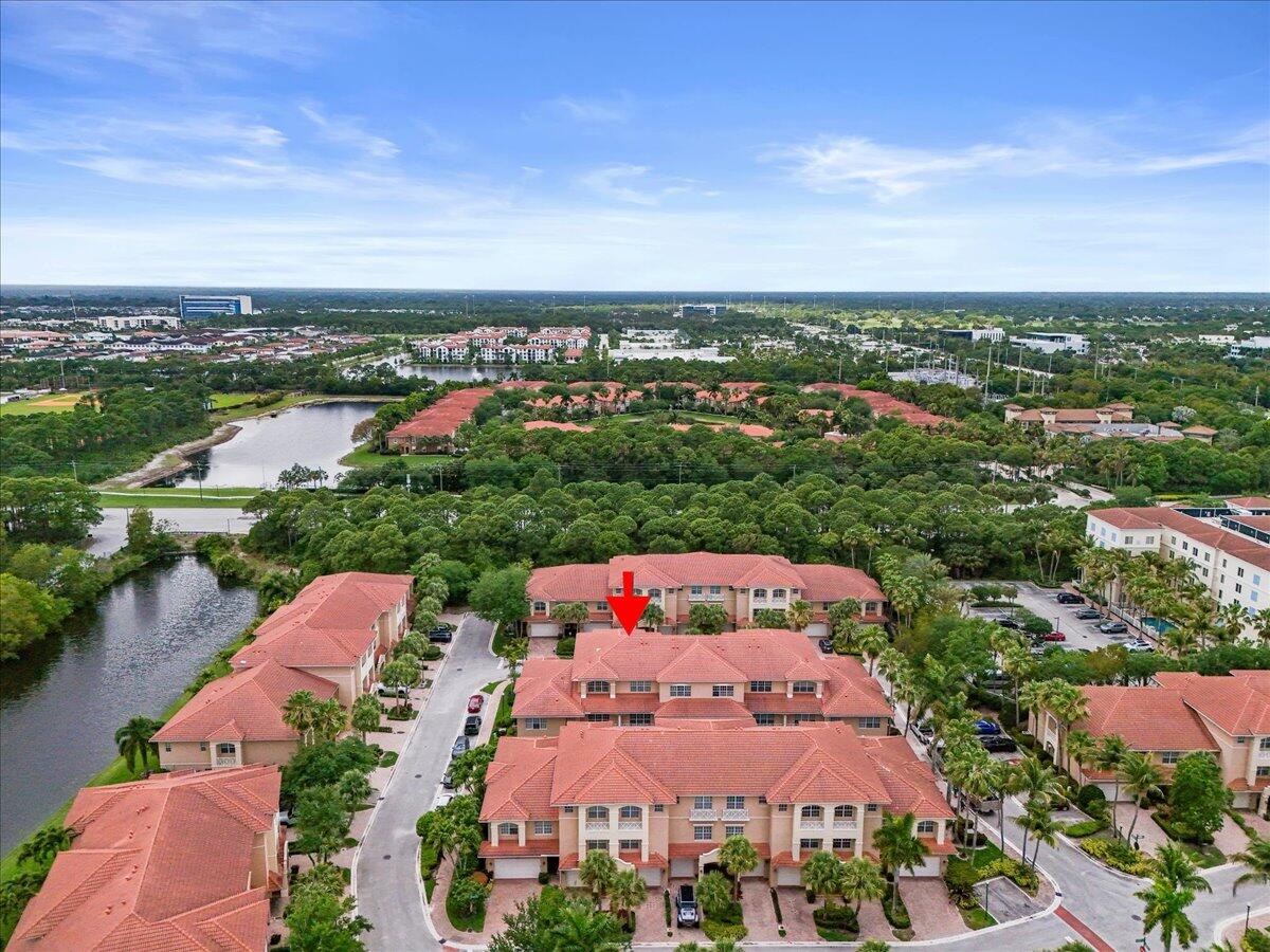 CIELO TOWNHOMES AT SHOPS OF DONALD ROSS - Residential