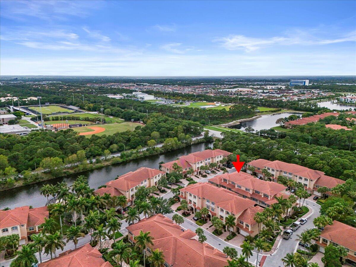 CIELO TOWNHOMES AT SHOPS OF DONALD ROSS - Residential
