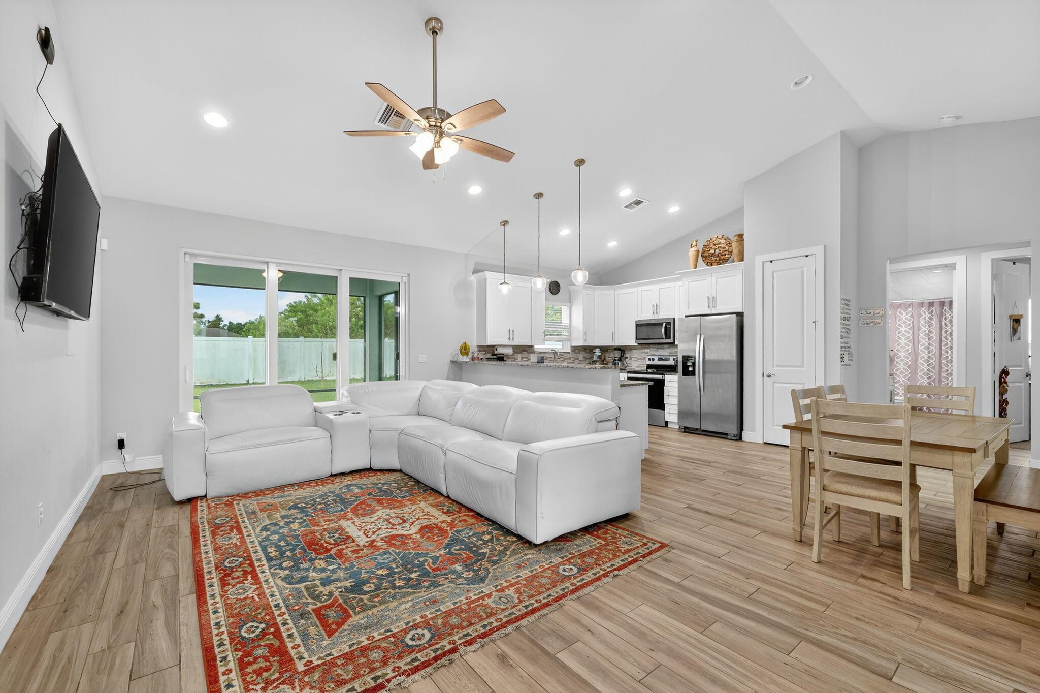 PORT ST LUCIE SECTION 33 - Residential