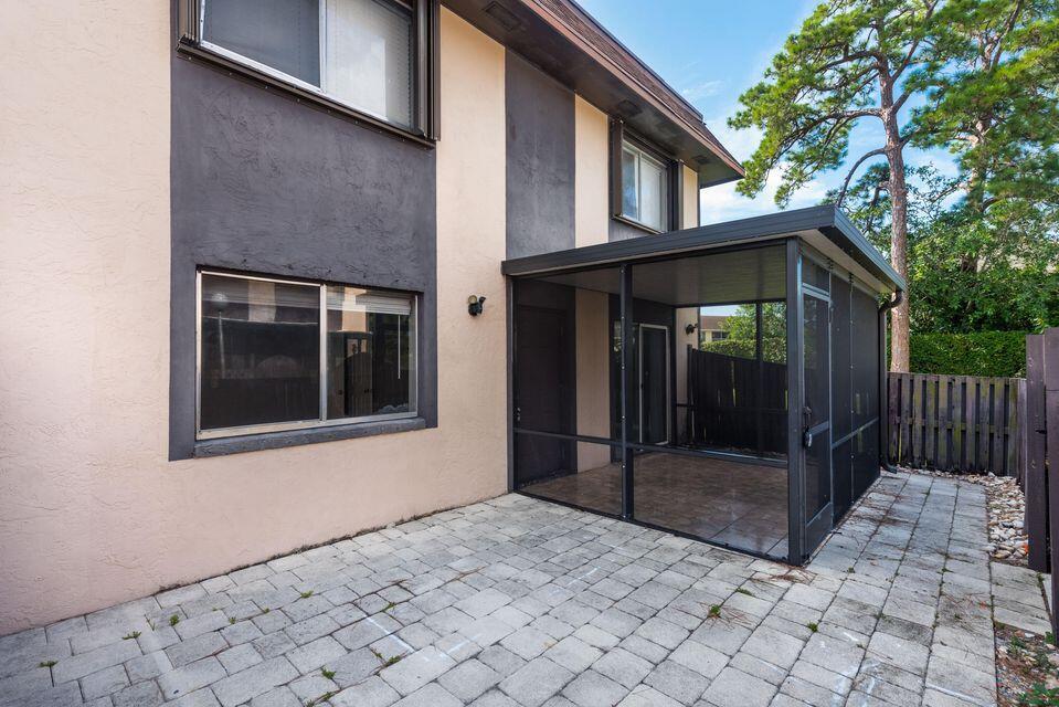 QUAIL HOLLOW CONDO - Residential Lease