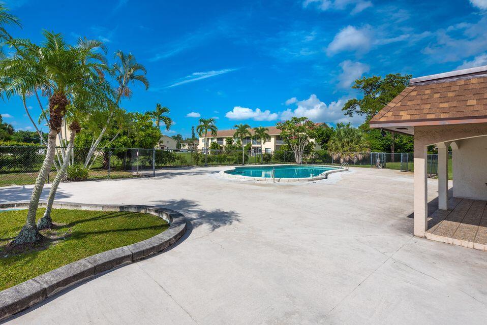 QUAIL HOLLOW CONDO - Residential Lease