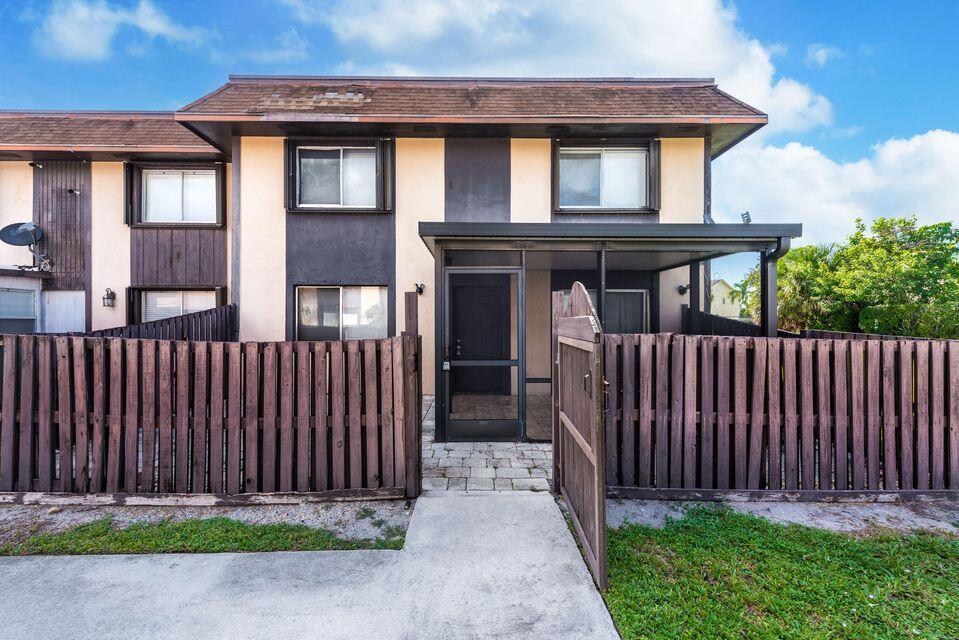 QUAIL HOLLOW CONDO - Residential Lease