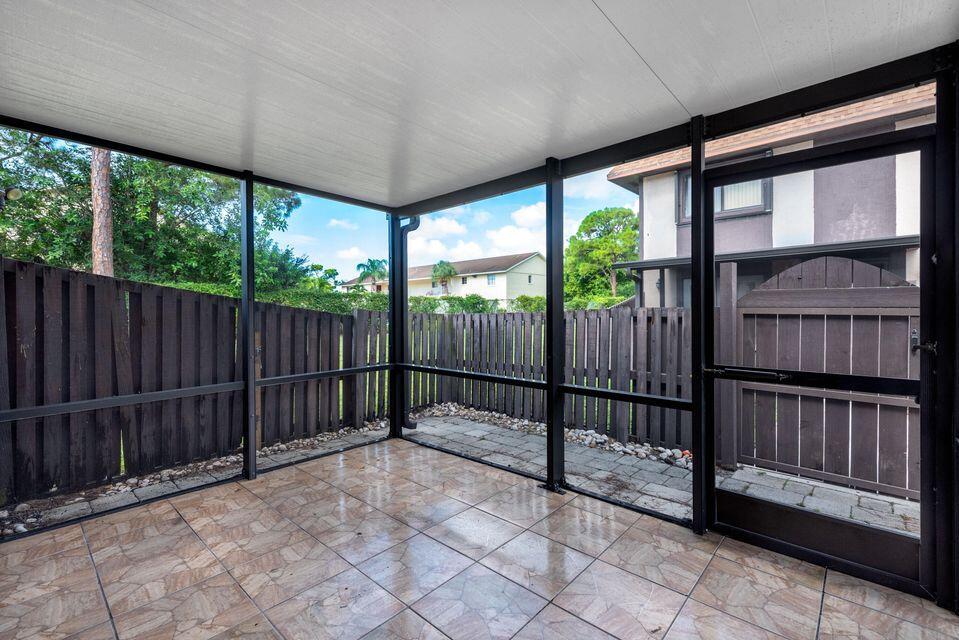 QUAIL HOLLOW CONDO - Residential Lease