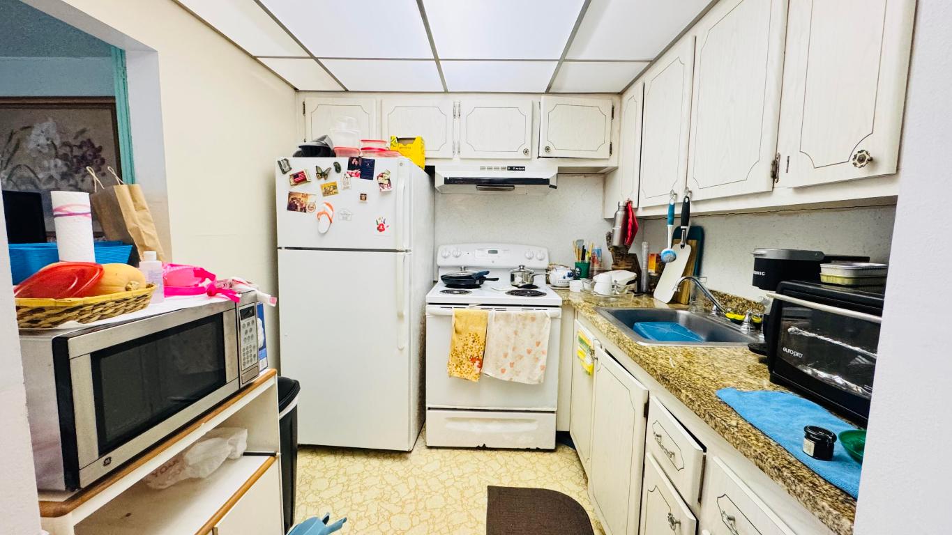 KENT CONDOS - Residential