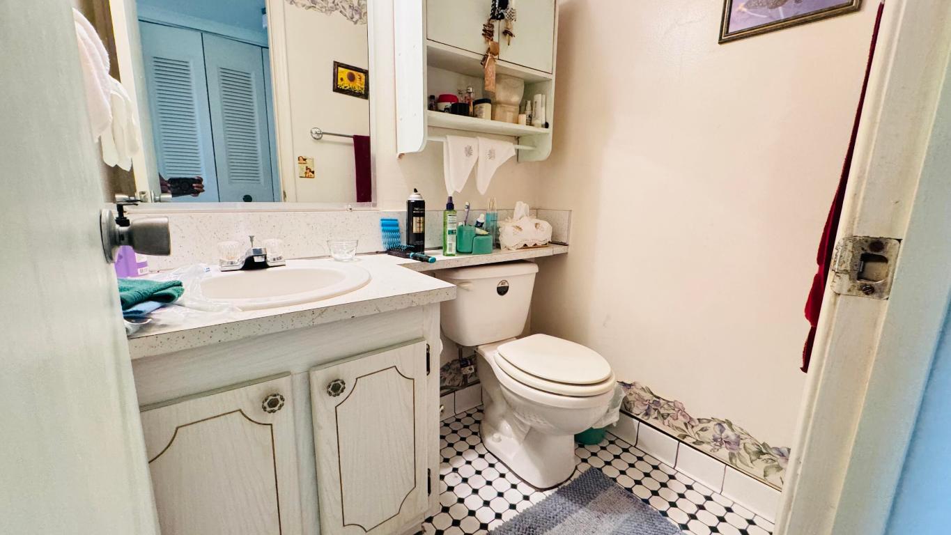 KENT CONDOS - Residential