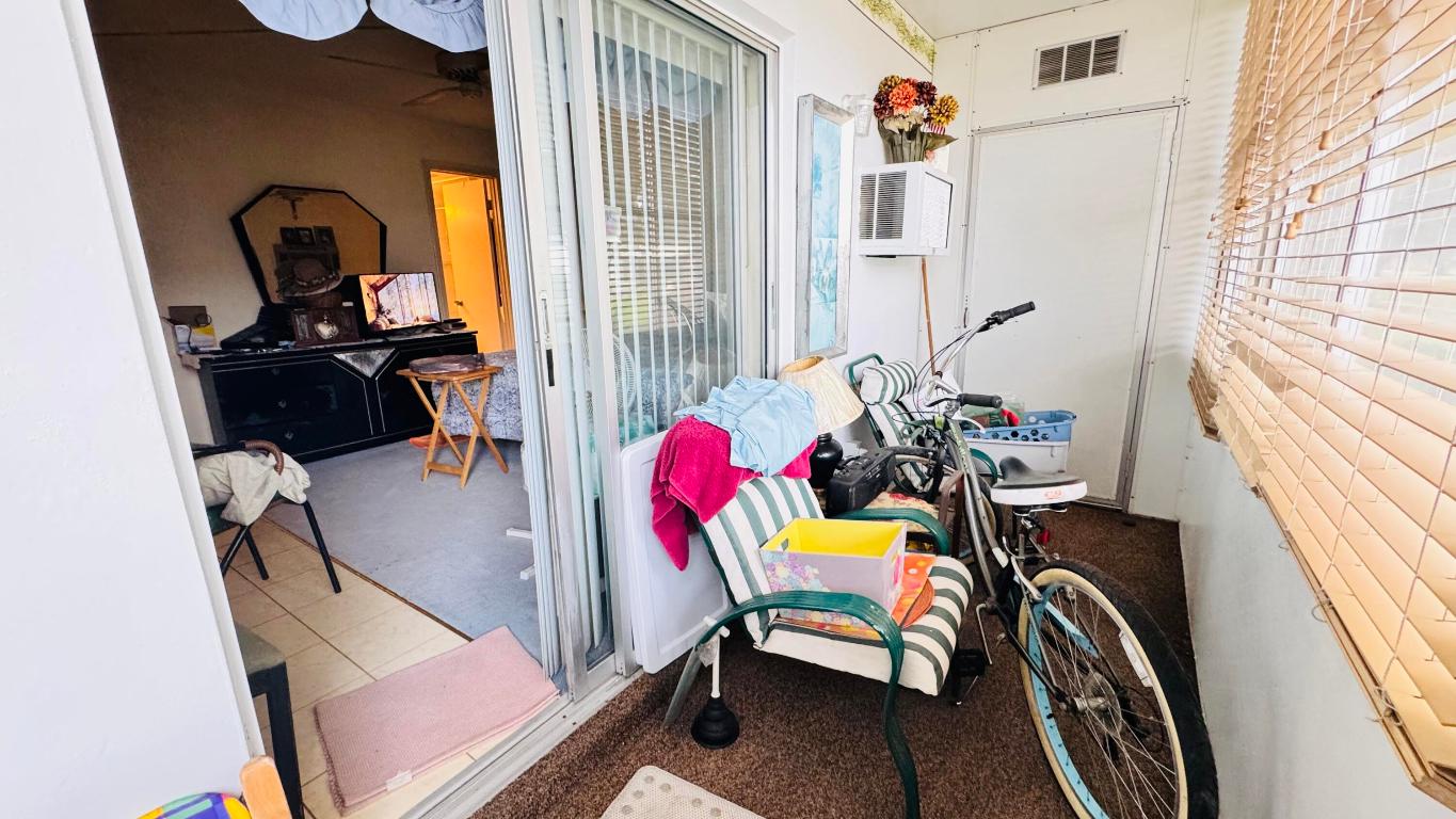 KENT CONDOS - Residential