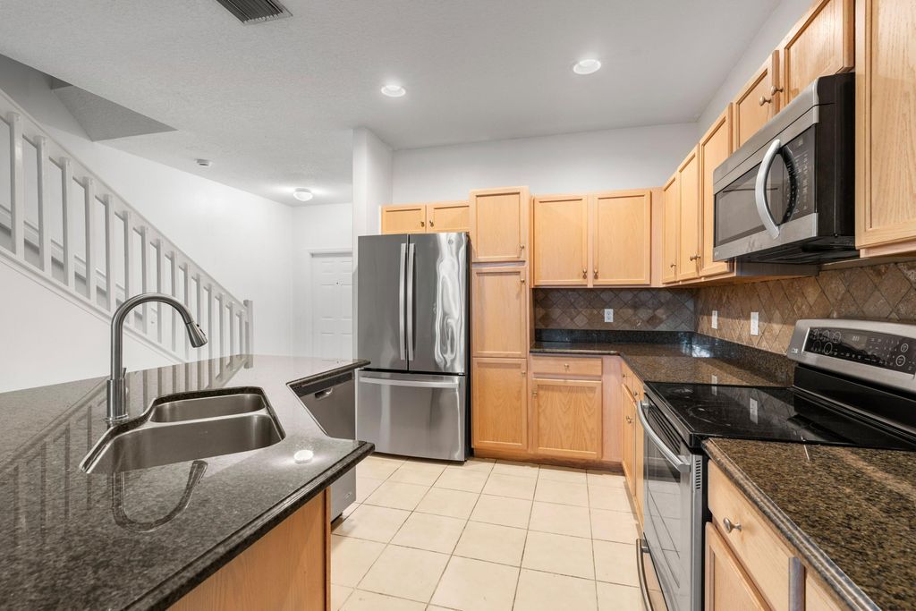 Photo of 9926 Lago Drive, Boynton Beach, FL 33472 (MLS # B26032293)