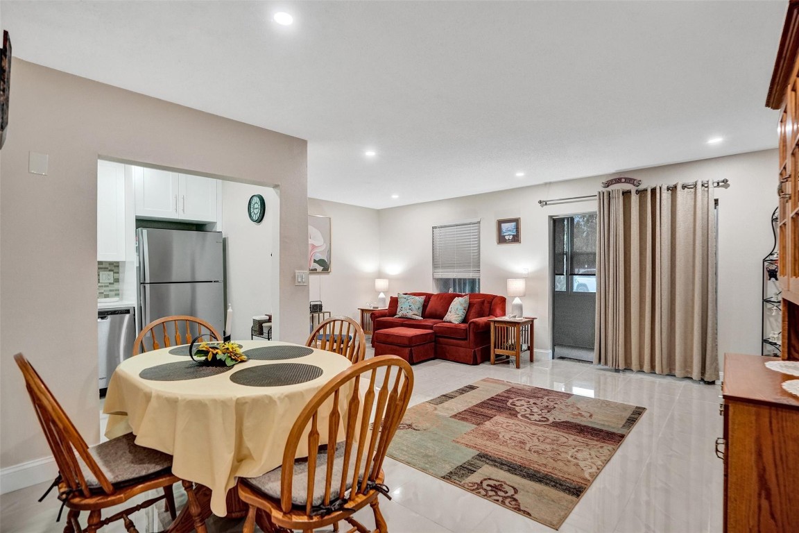 SABAL PALM VILLAGE 2 COND - Residential