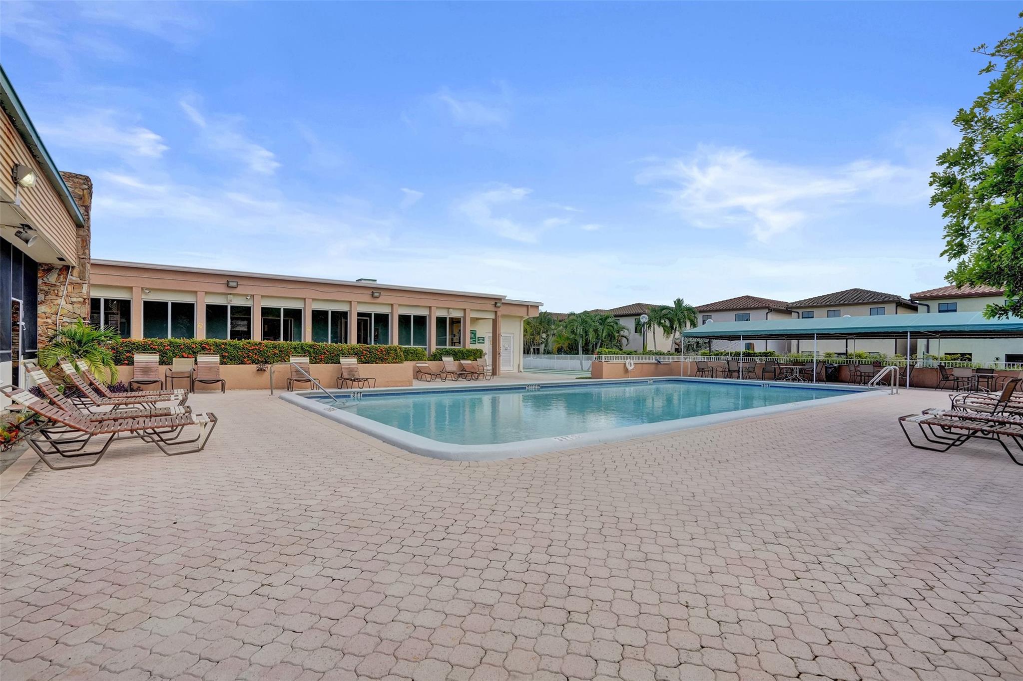 SABAL PALM VILLAGE 2 COND - Residential