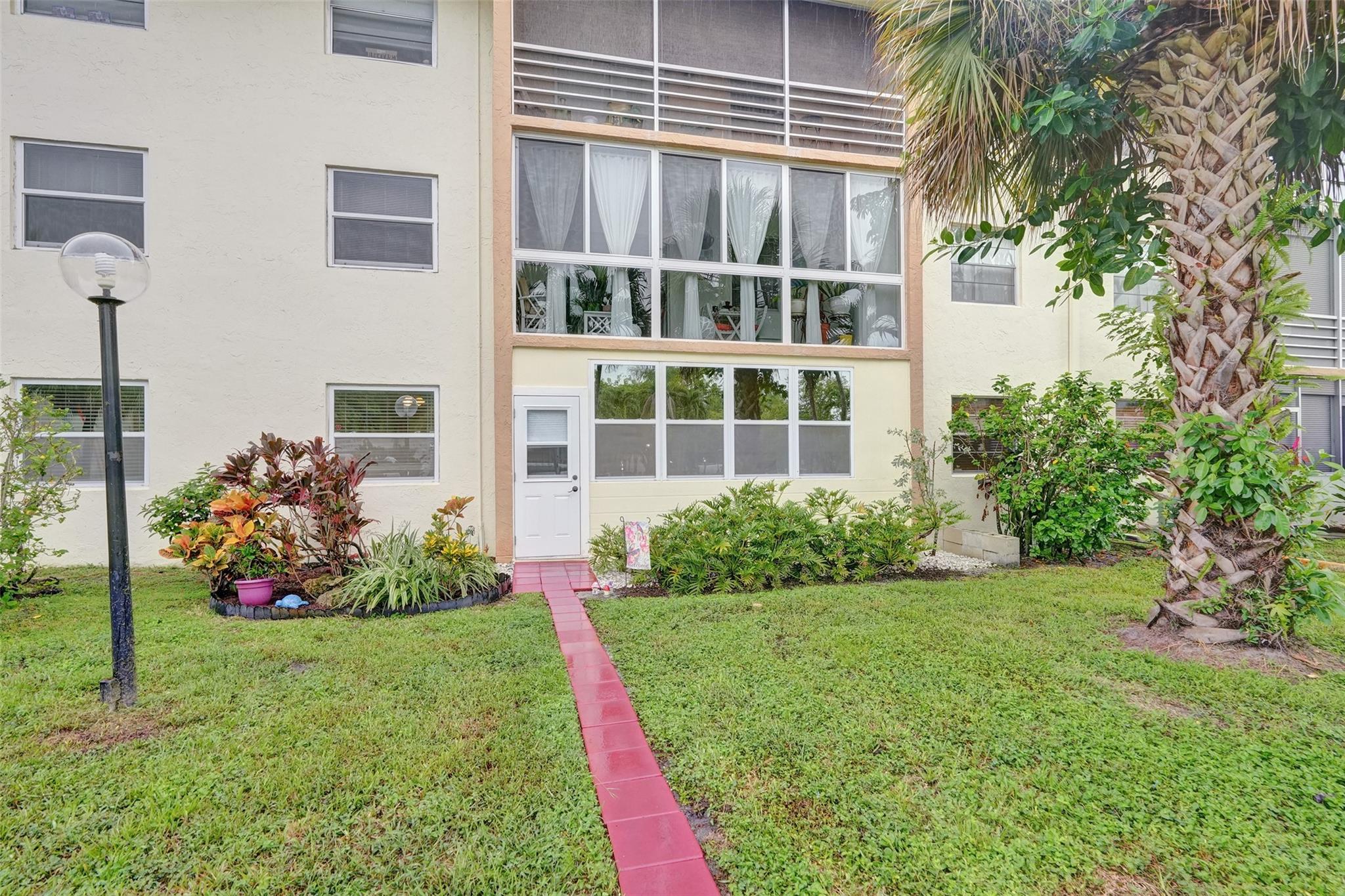 SABAL PALM VILLAGE 2 COND - Residential