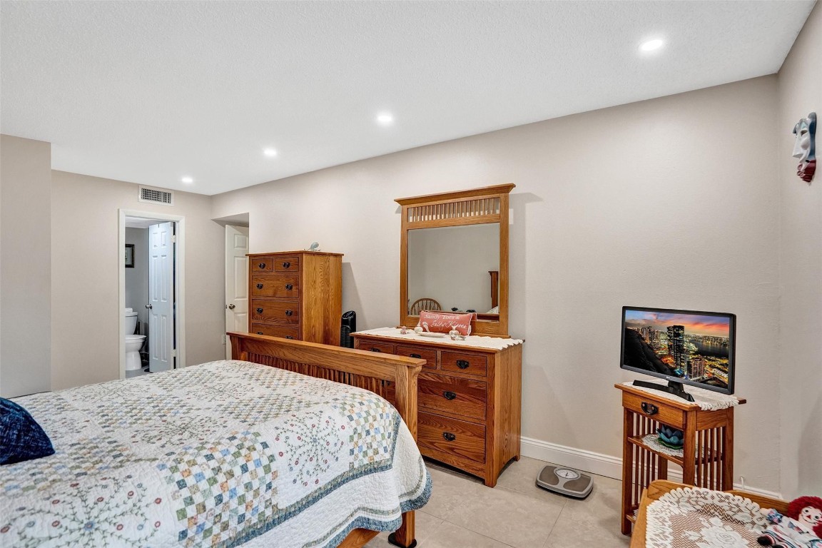 SABAL PALM VILLAGE 2 COND - Residential