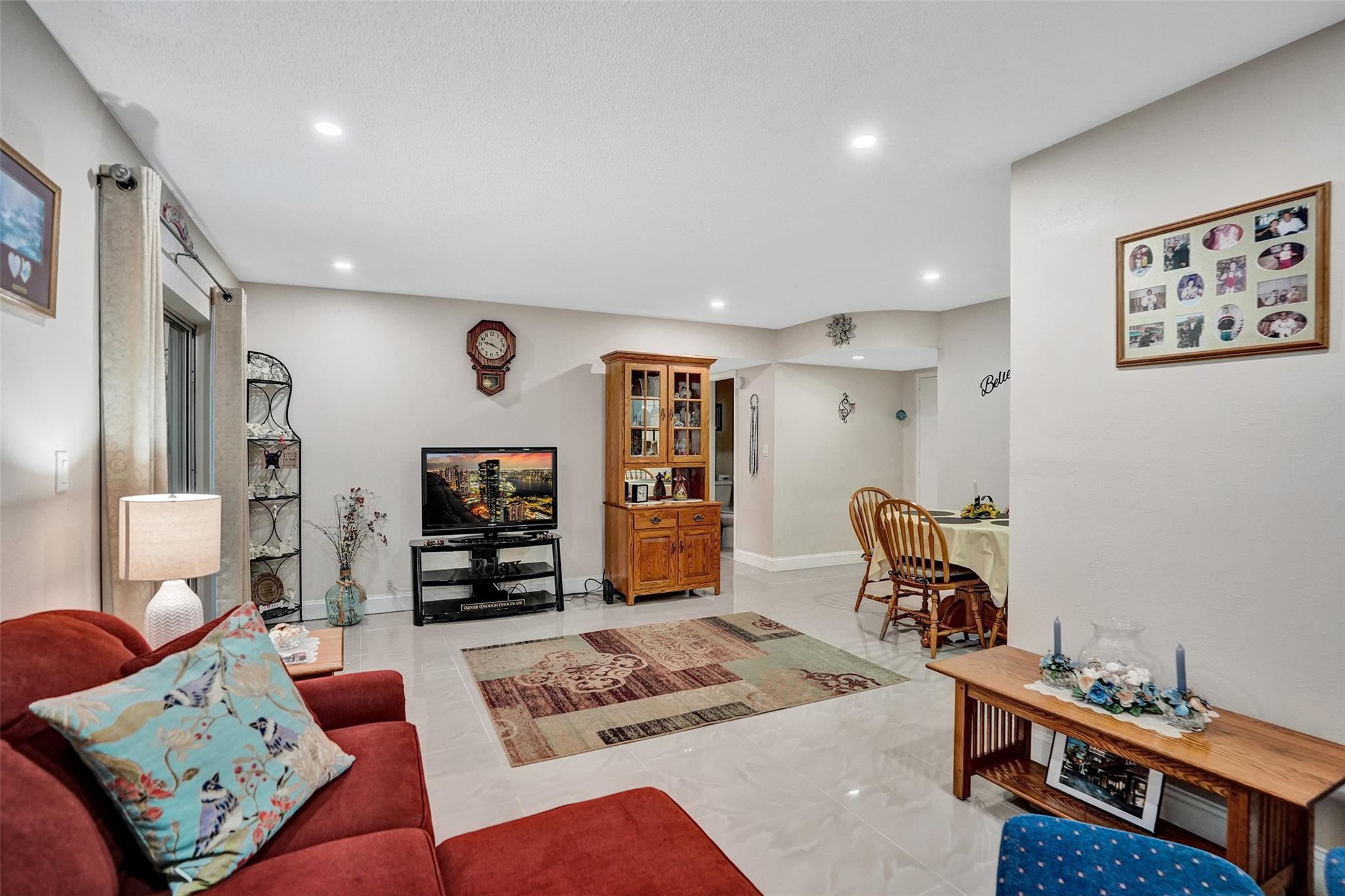 SABAL PALM VILLAGE 2 COND - Residential
