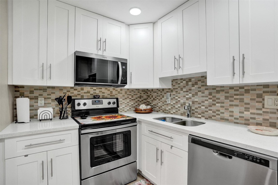 SABAL PALM VILLAGE 2 COND - Residential