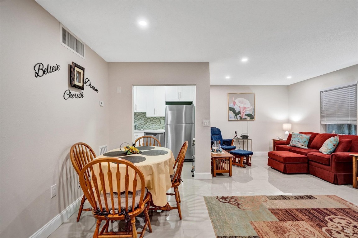 SABAL PALM VILLAGE 2 COND - Residential