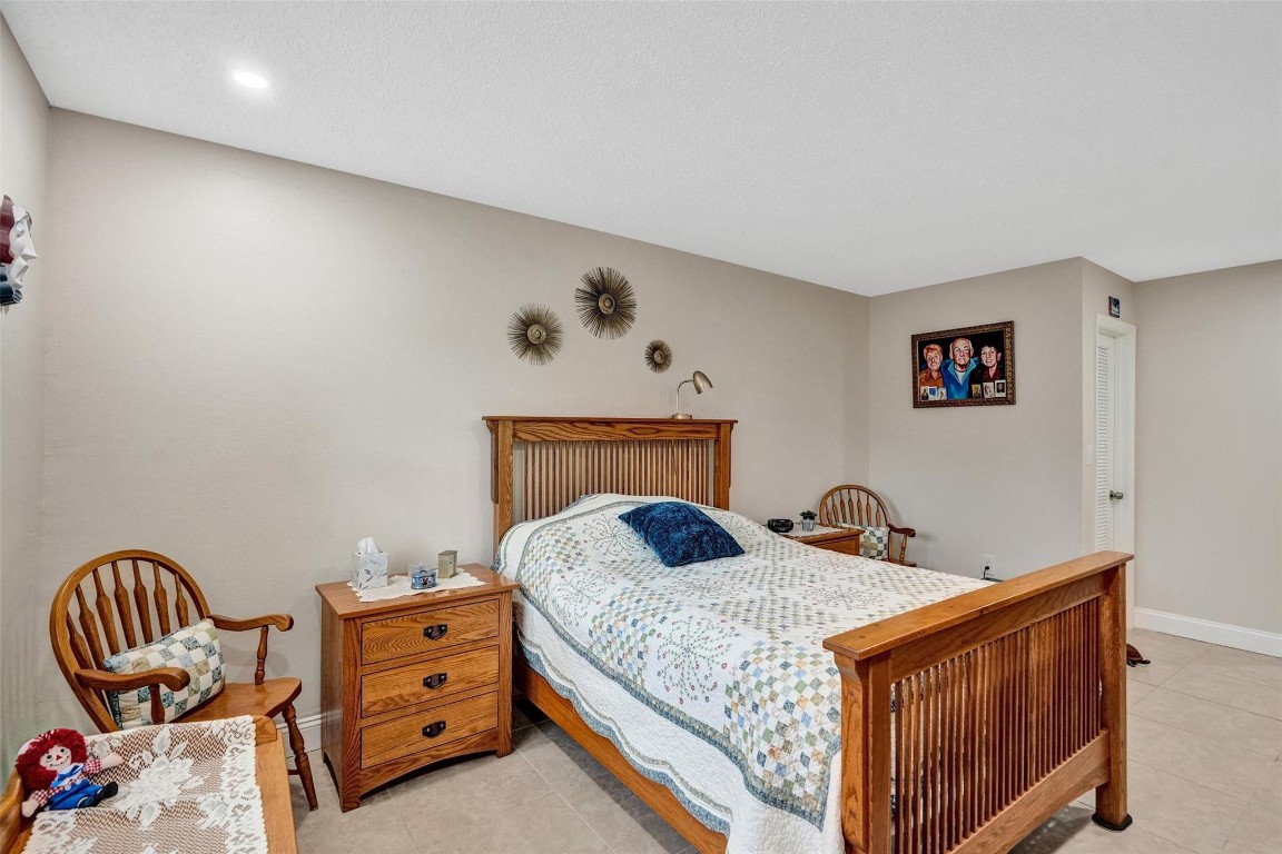 SABAL PALM VILLAGE 2 COND - Residential