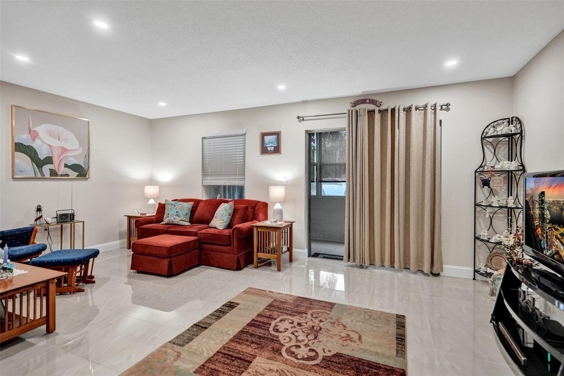 SABAL PALM VILLAGE 2 COND - Residential