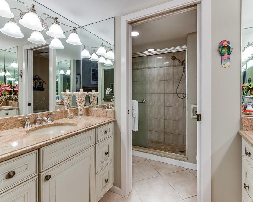 DUNES TOWERS COND A AND B 15-42-43, PART OF GOV LO - Residential