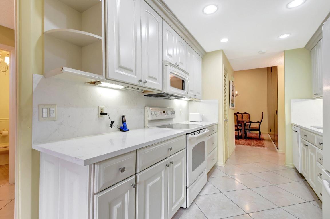 FOUNTAINS OF PALM BEACH CONDO 8 - Residential