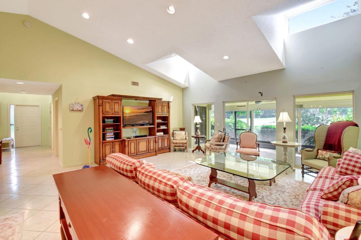 FOUNTAINS OF PALM BEACH CONDO 8 - Residential