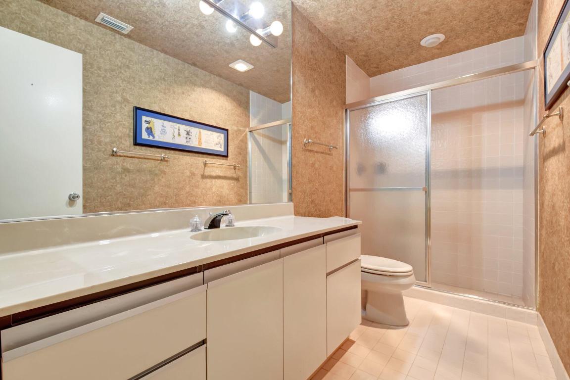 FOUNTAINS OF PALM BEACH CONDO 8 - Residential