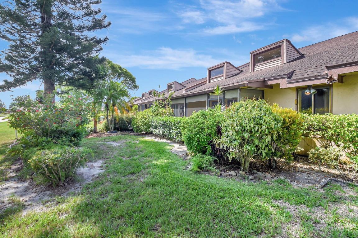 FOUNTAINS OF PALM BEACH CONDO 8 - Residential