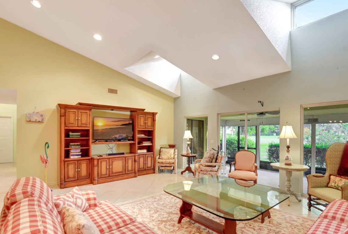 FOUNTAINS OF PALM BEACH CONDO 8 - Residential