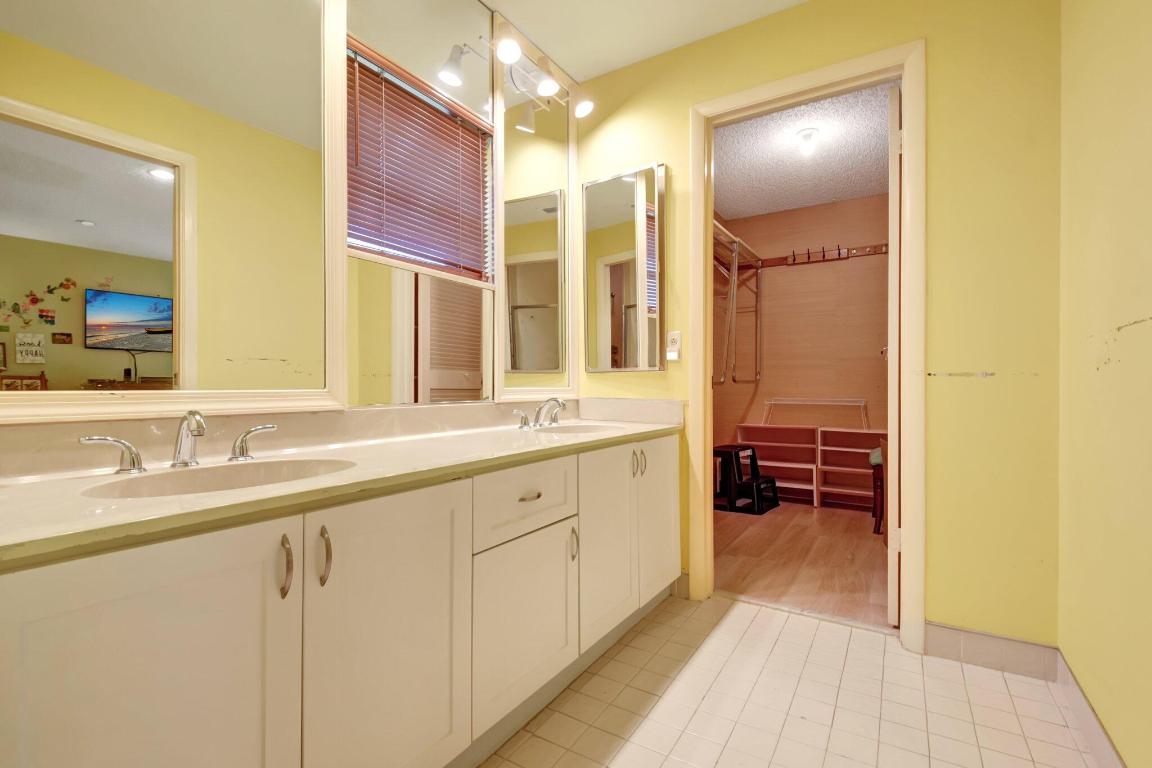 FOUNTAINS OF PALM BEACH CONDO 8 - Residential