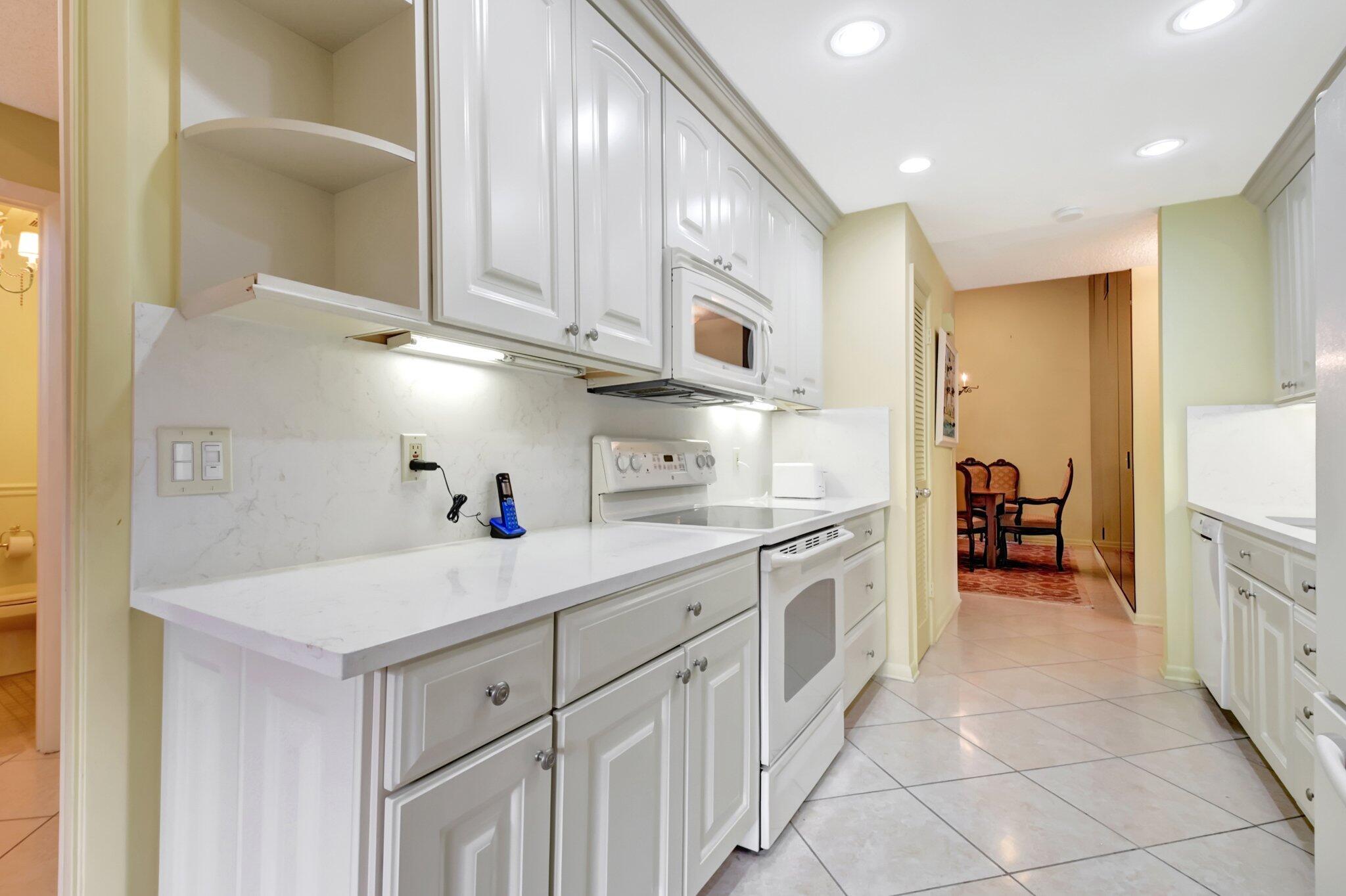 FOUNTAINS OF PALM BEACH C - Residential