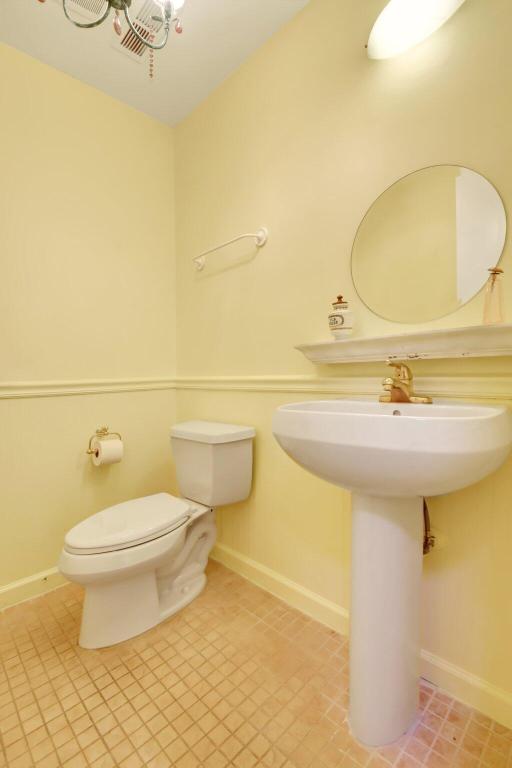 FOUNTAINS OF PALM BEACH CONDO 8 - Residential