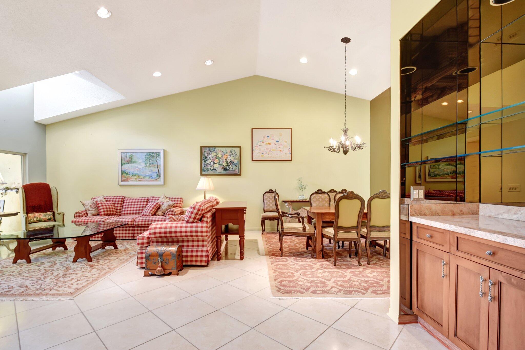 FOUNTAINS OF PALM BEACH C - Residential