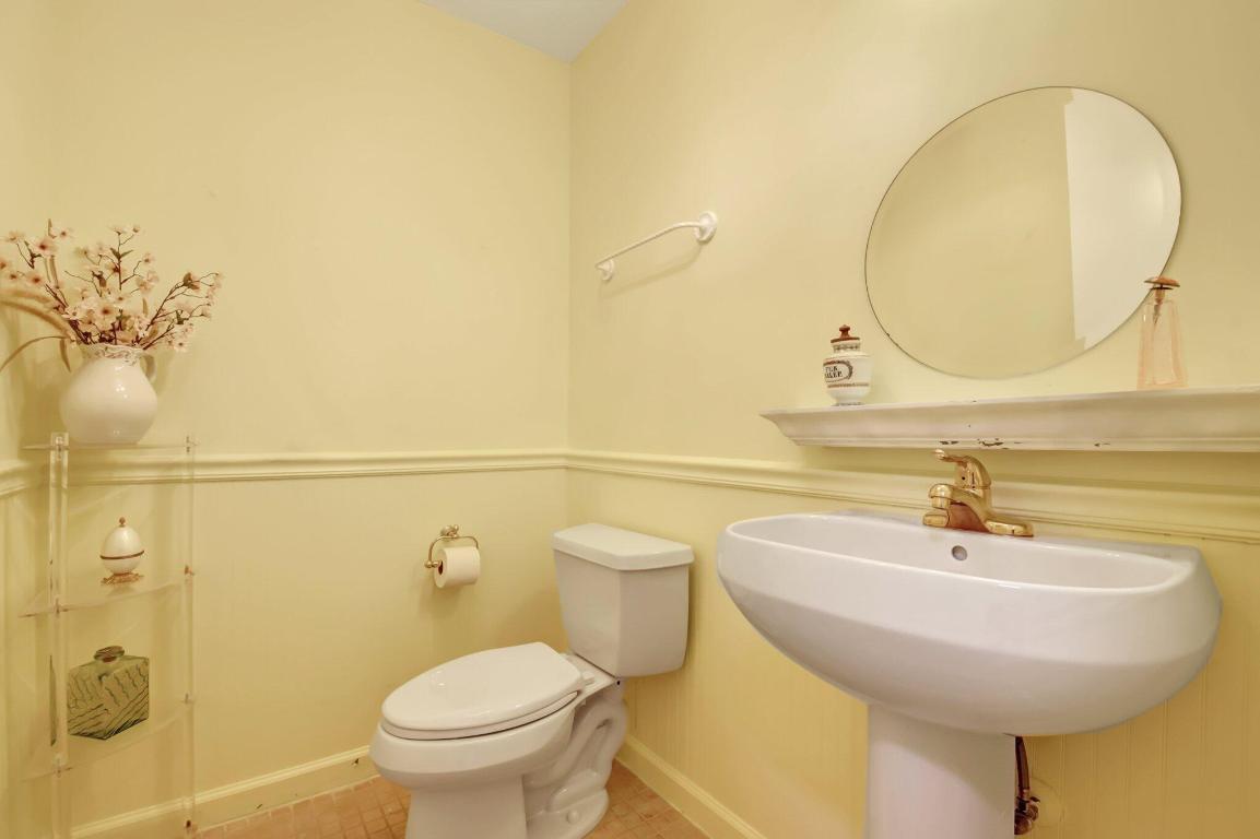 FOUNTAINS OF PALM BEACH CONDO 8 - Residential