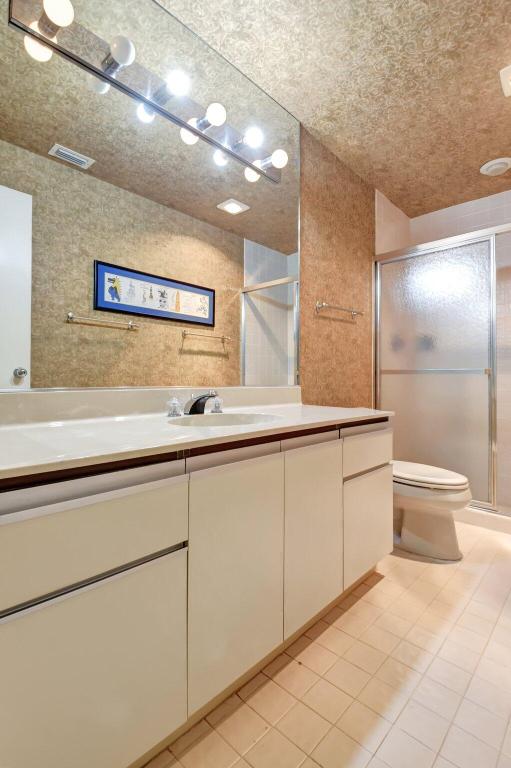 FOUNTAINS OF PALM BEACH CONDO 8 - Residential