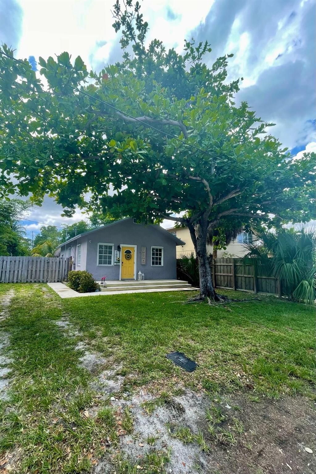 Photo of 1005 SW 15 Terrace, Fort Lauderdale, FL 33312 (MLS # R10893998)