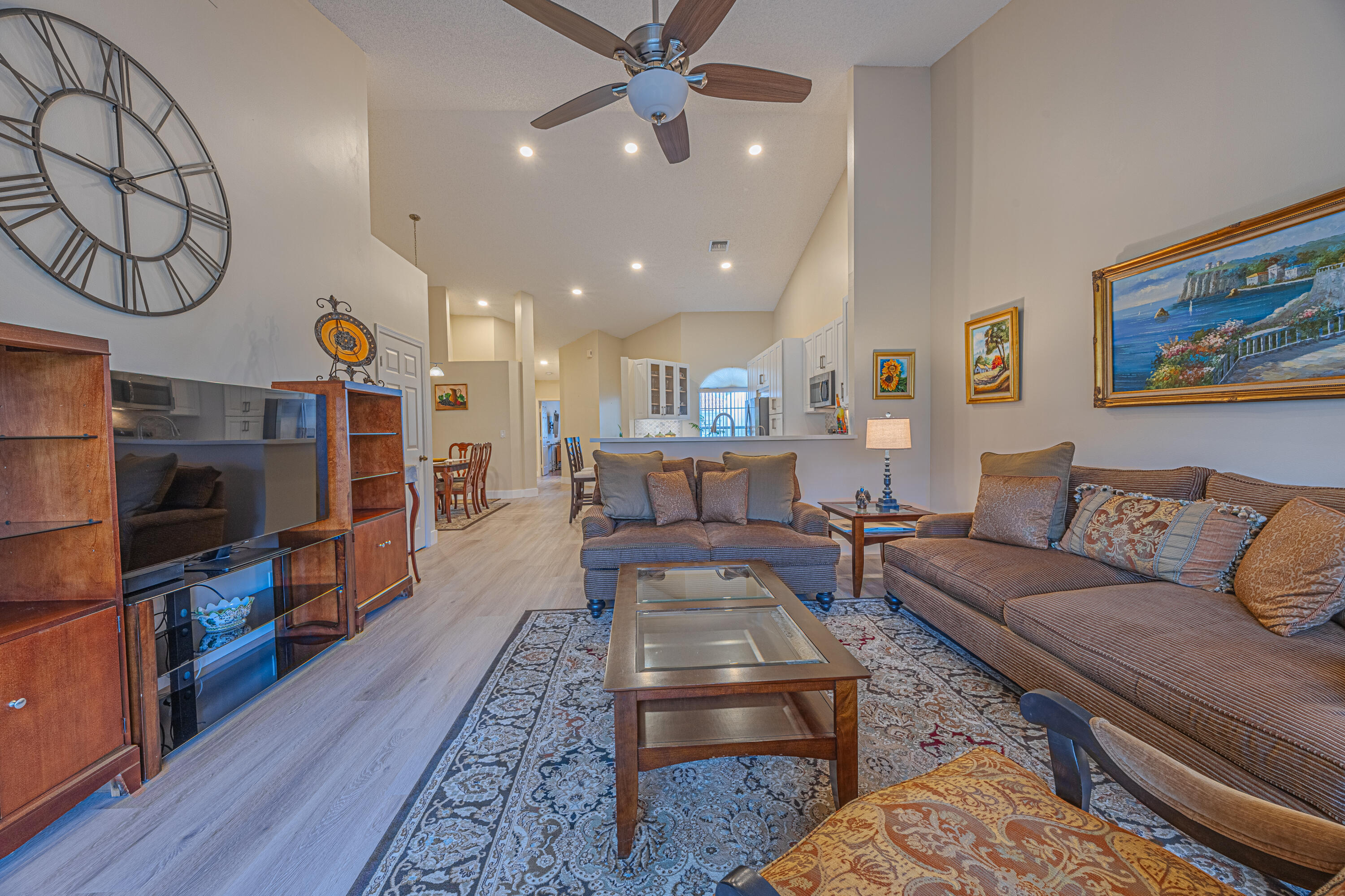 QUAIL RUN VILLAS - Residential