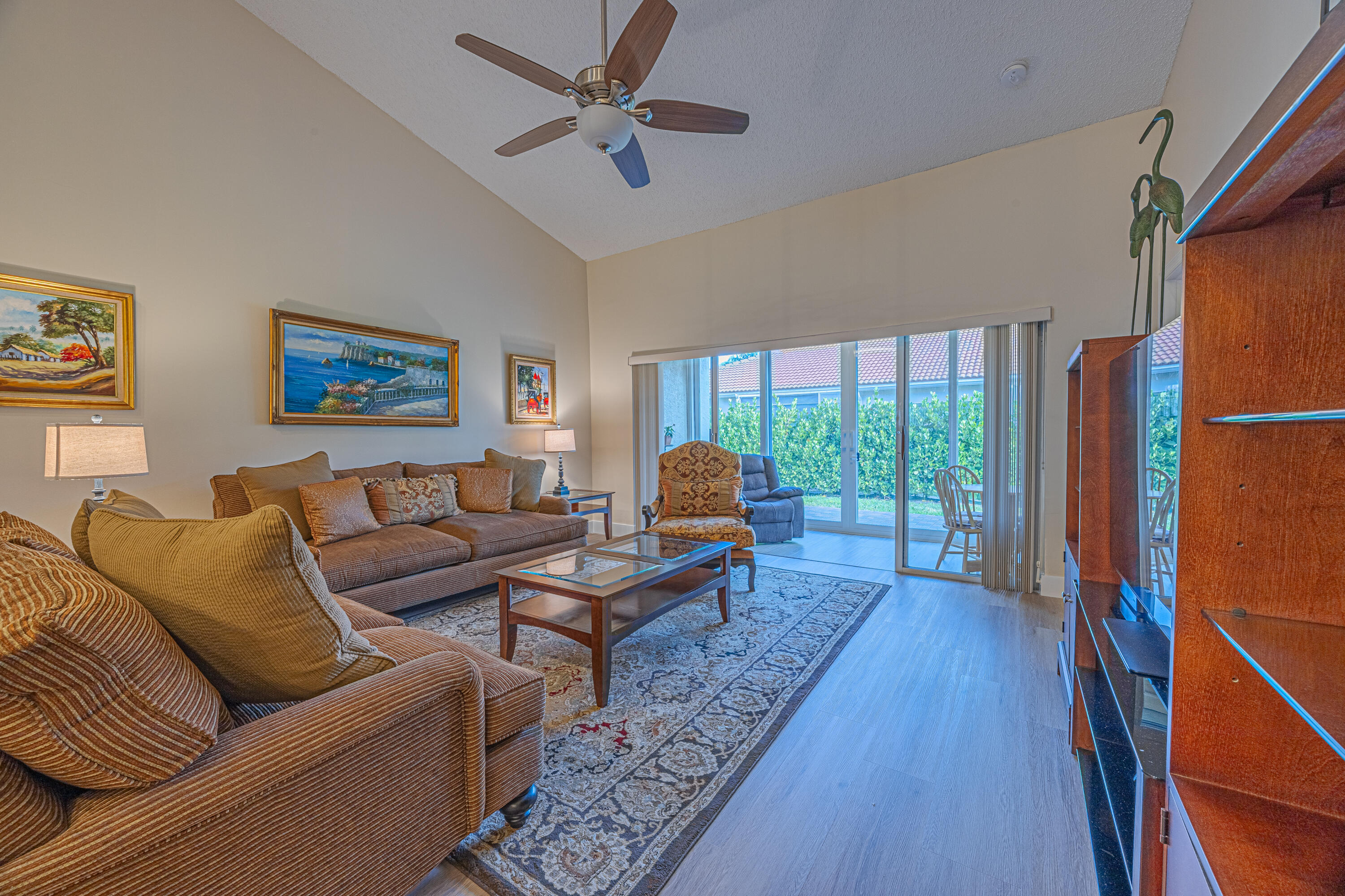 QUAIL RUN VILLAS - Residential