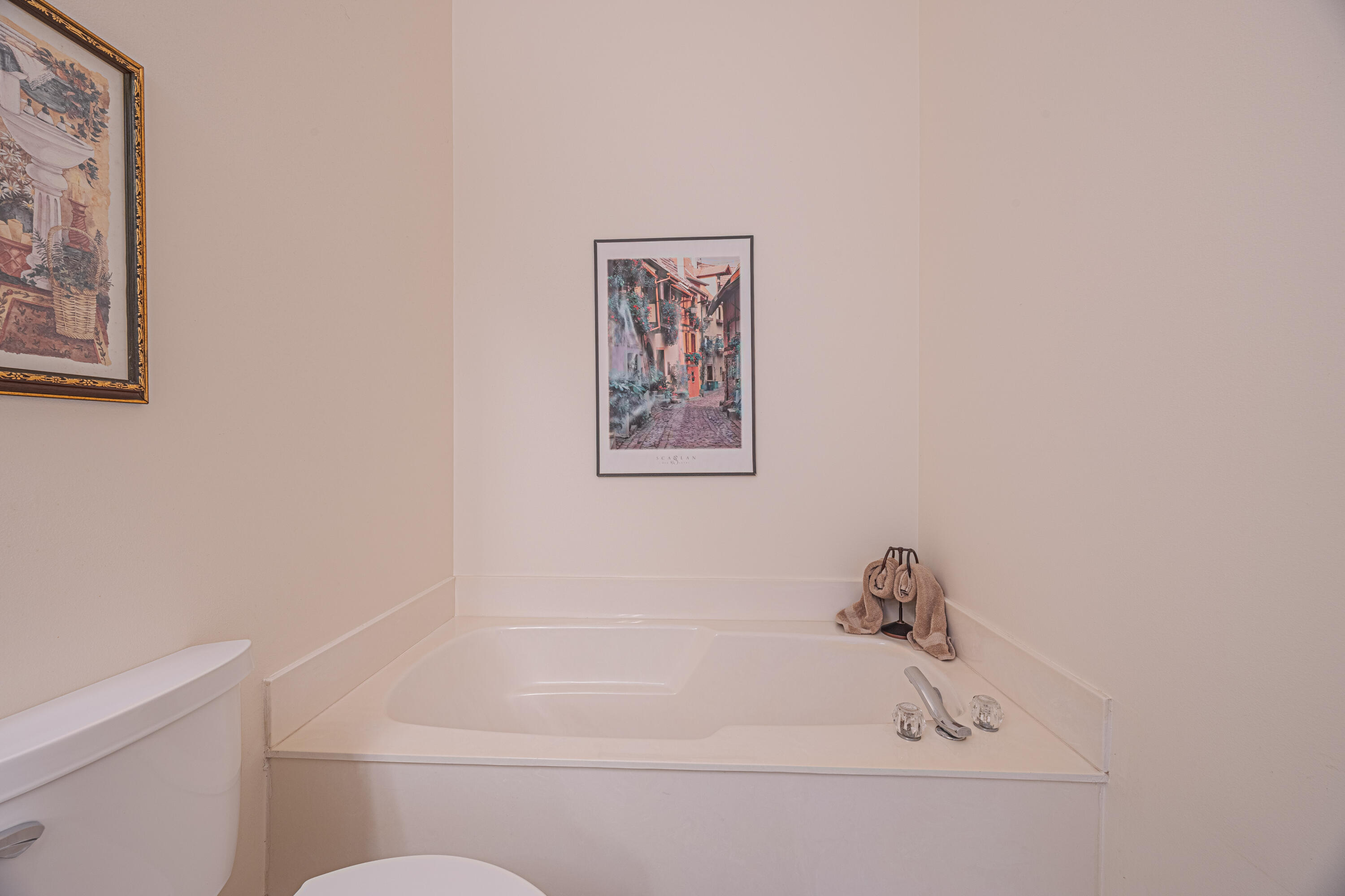 QUAIL RUN VILLAS - Residential