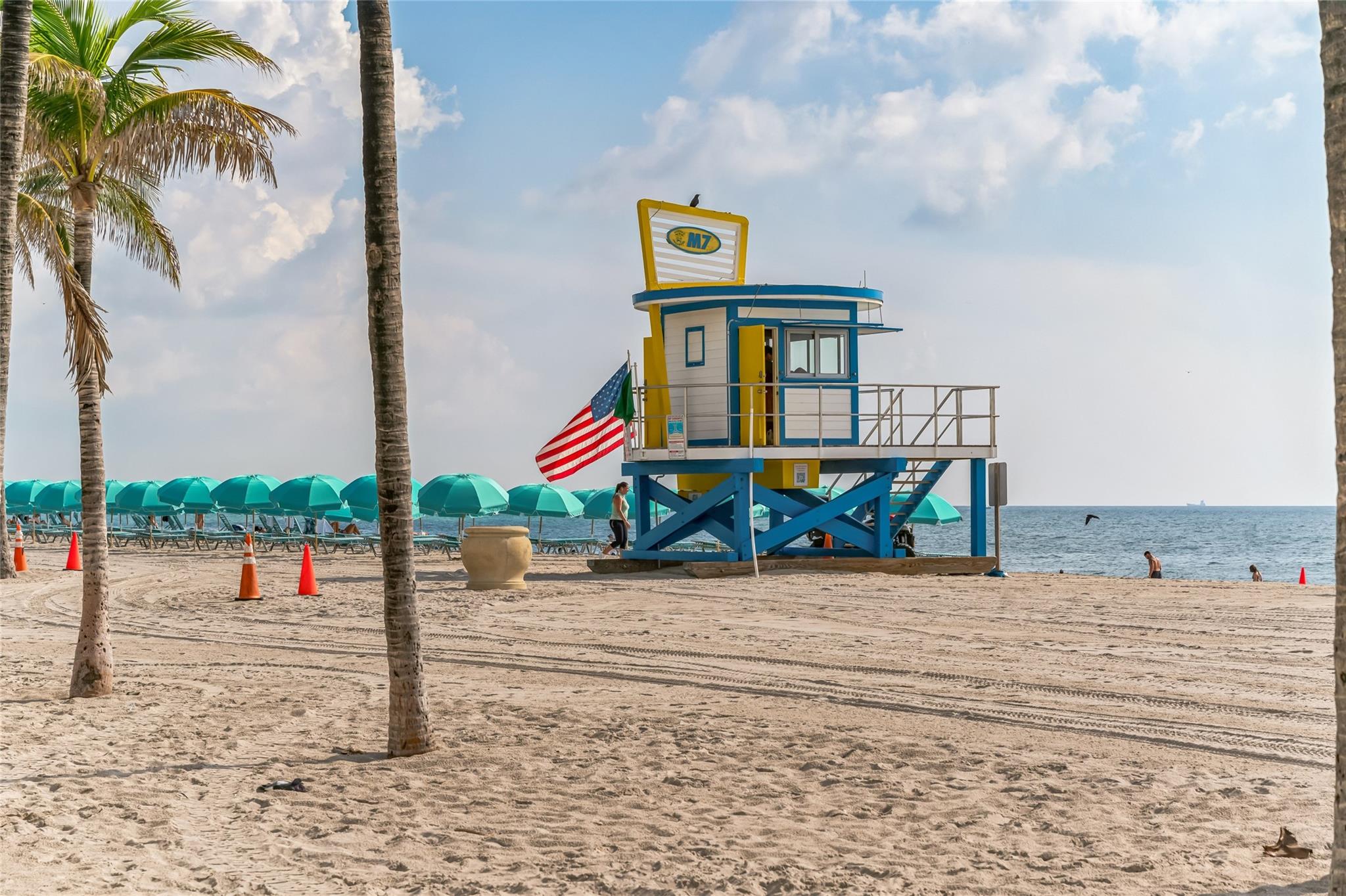 Hollywood Beach 1-27 B - Residential Lease