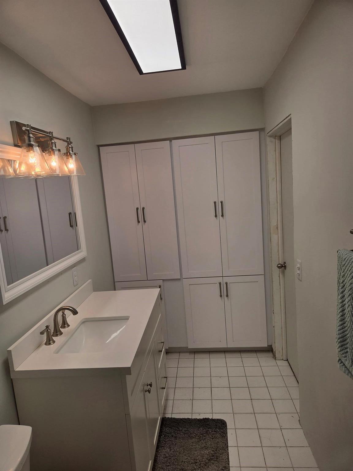 Hollywood Beach 1-27 B - Residential Lease