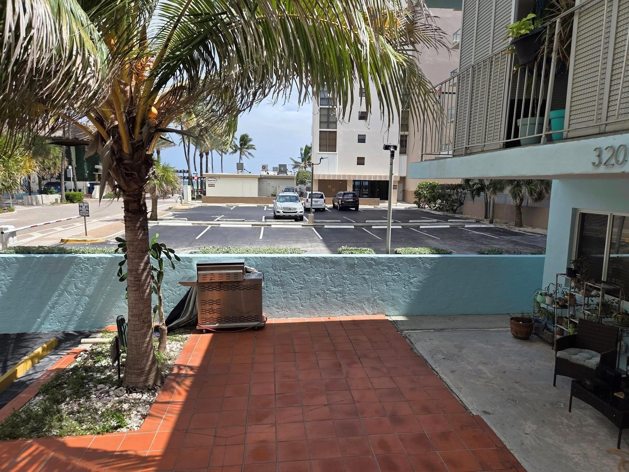 Hollywood Beach 1-27 B - Residential Lease