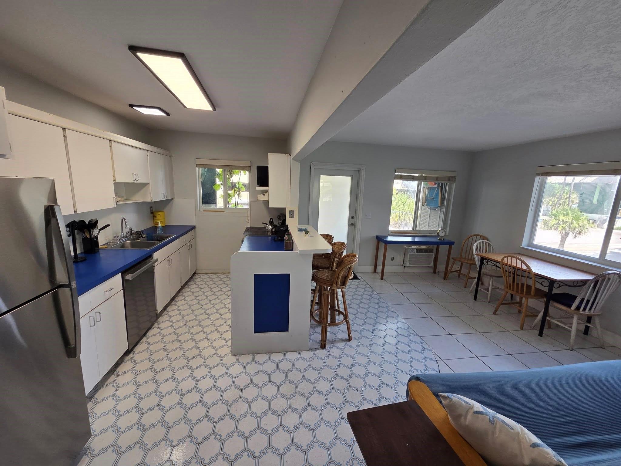 Hollywood Beach 1-27 B - Residential Lease