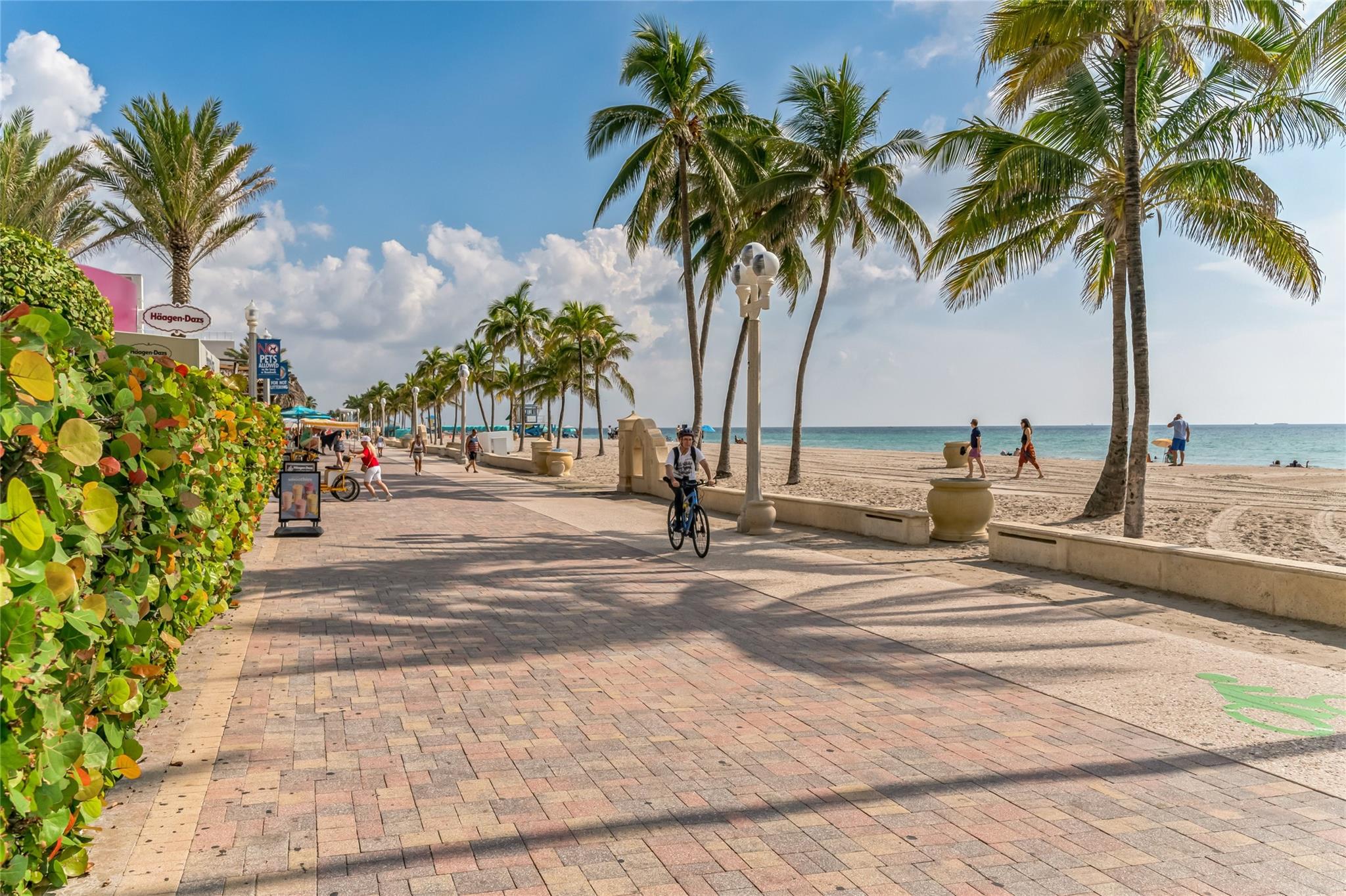 Hollywood Beach 1-27 B - Residential Lease