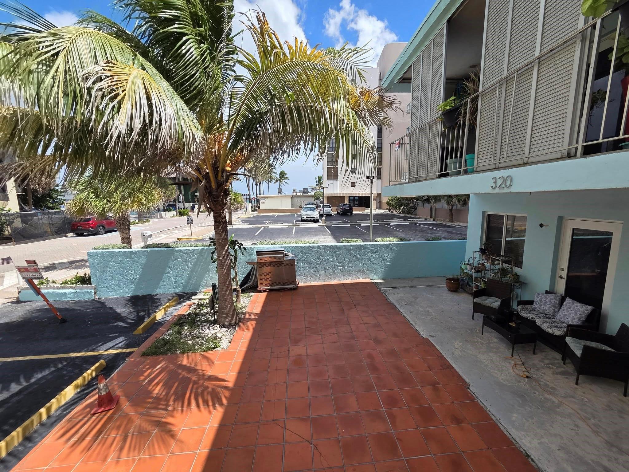 Hollywood Beach 1-27 B - Residential Lease