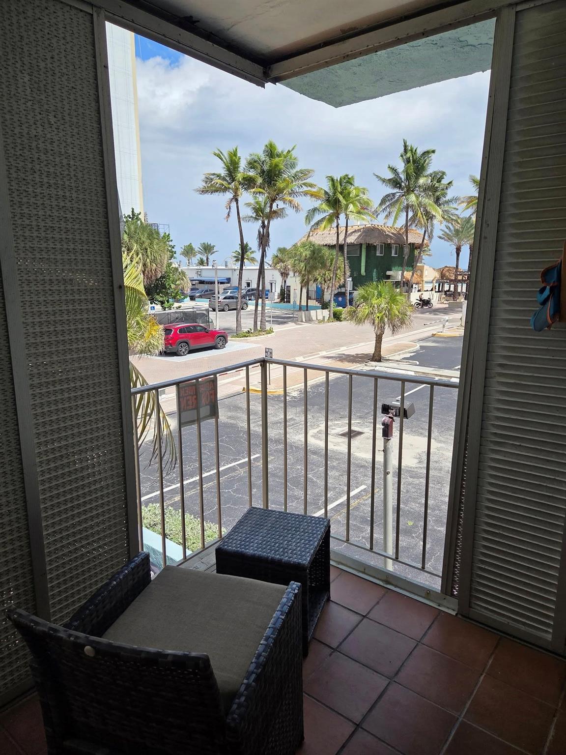 Hollywood Beach 1-27 B - Residential Lease
