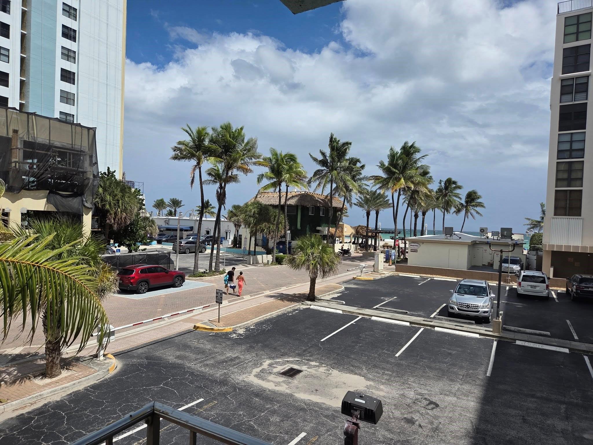 Hollywood Beach 1-27 B - Residential Lease