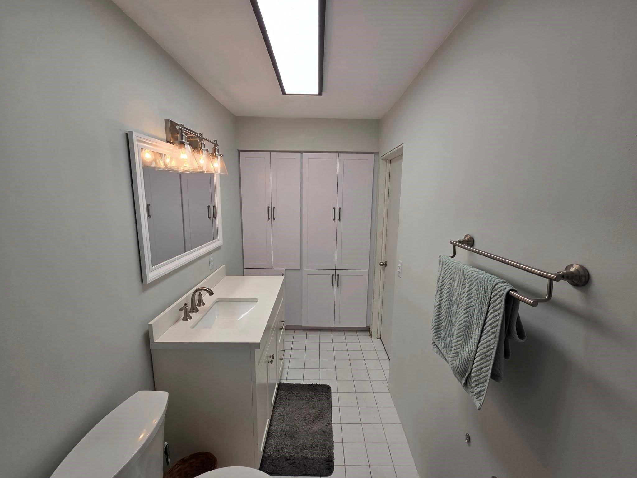Hollywood Beach 1-27 B - Residential Lease