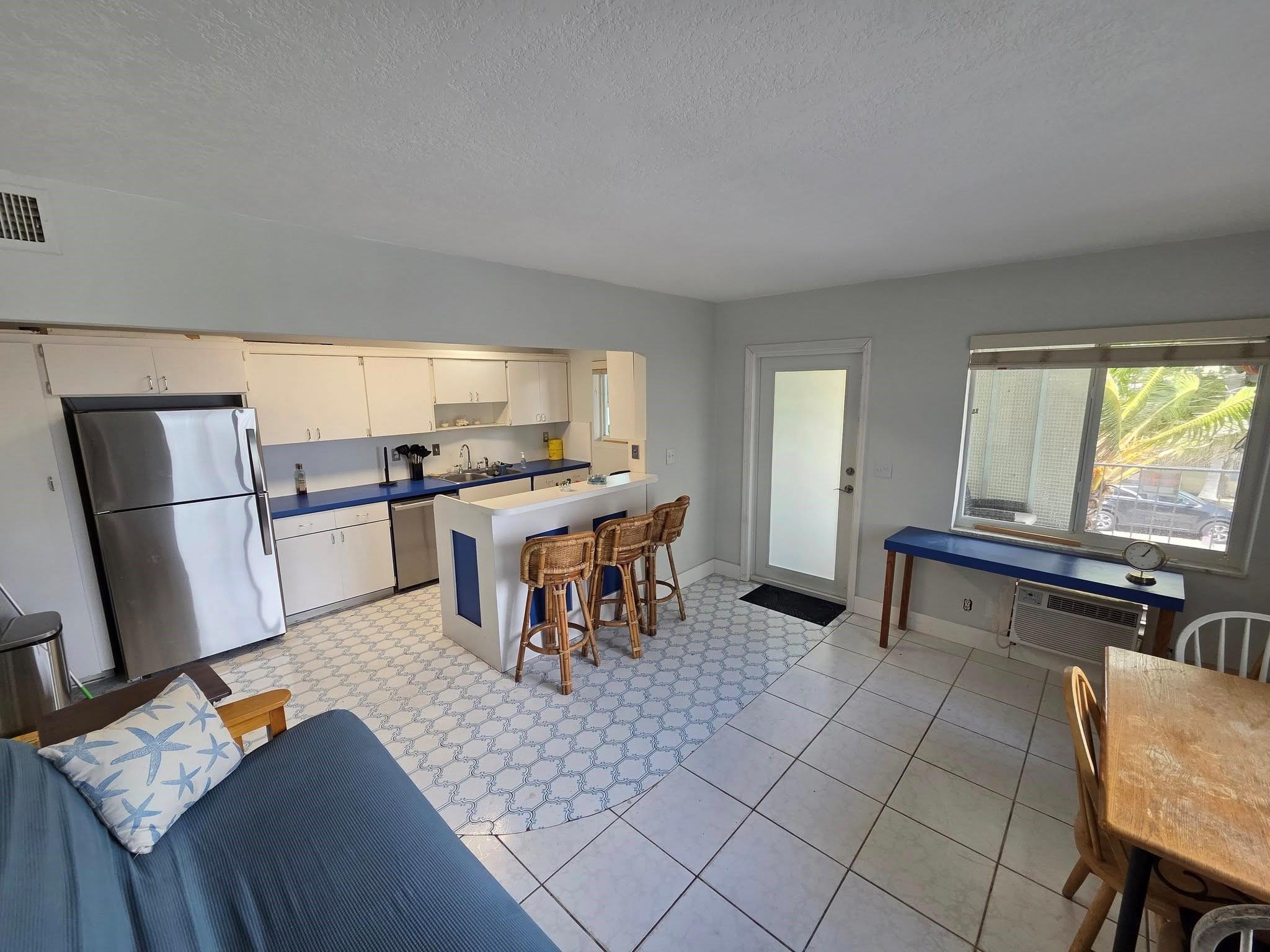 Hollywood Beach 1-27 B - Residential Lease