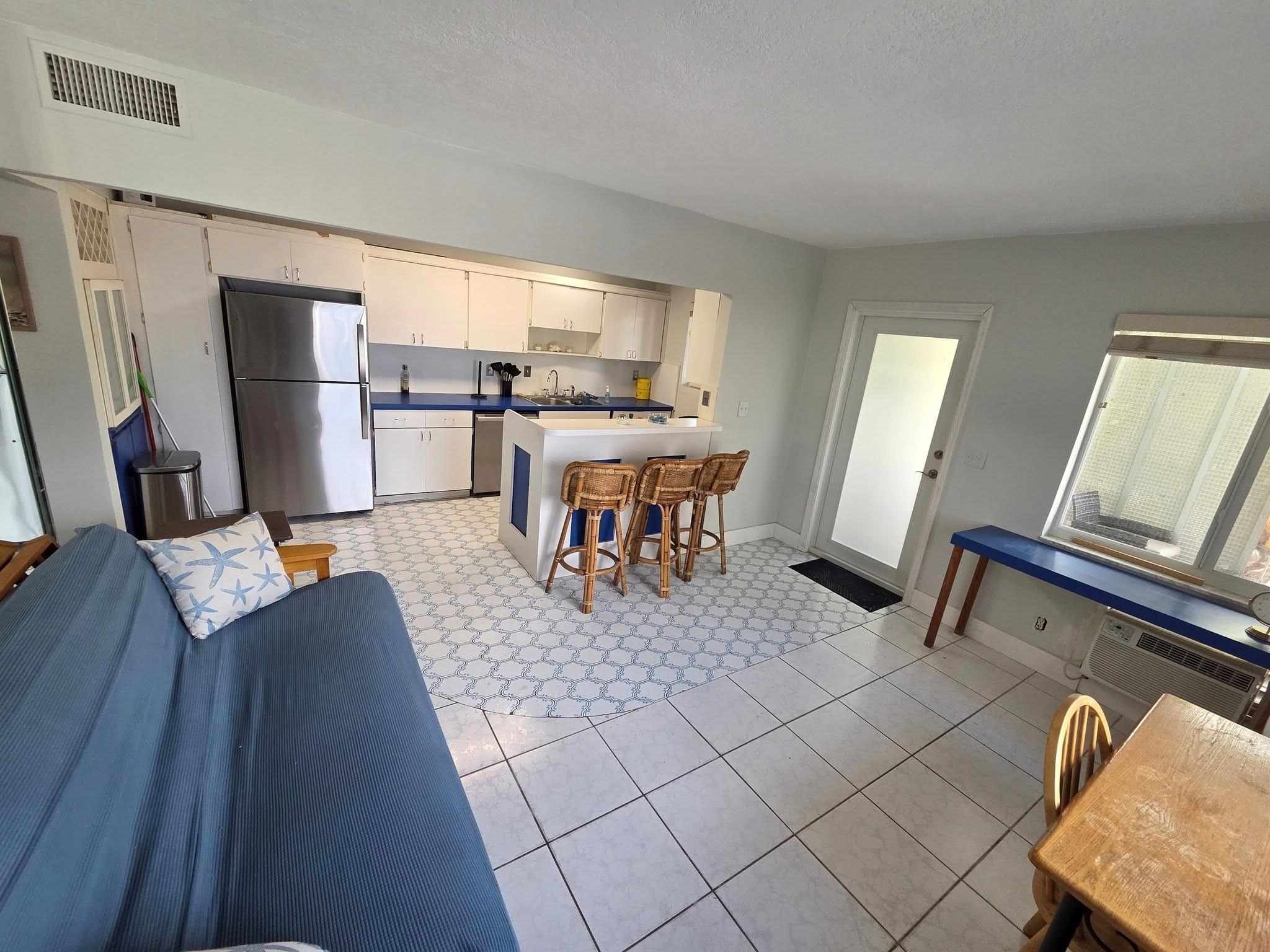 Hollywood Beach 1-27 B - Residential Lease