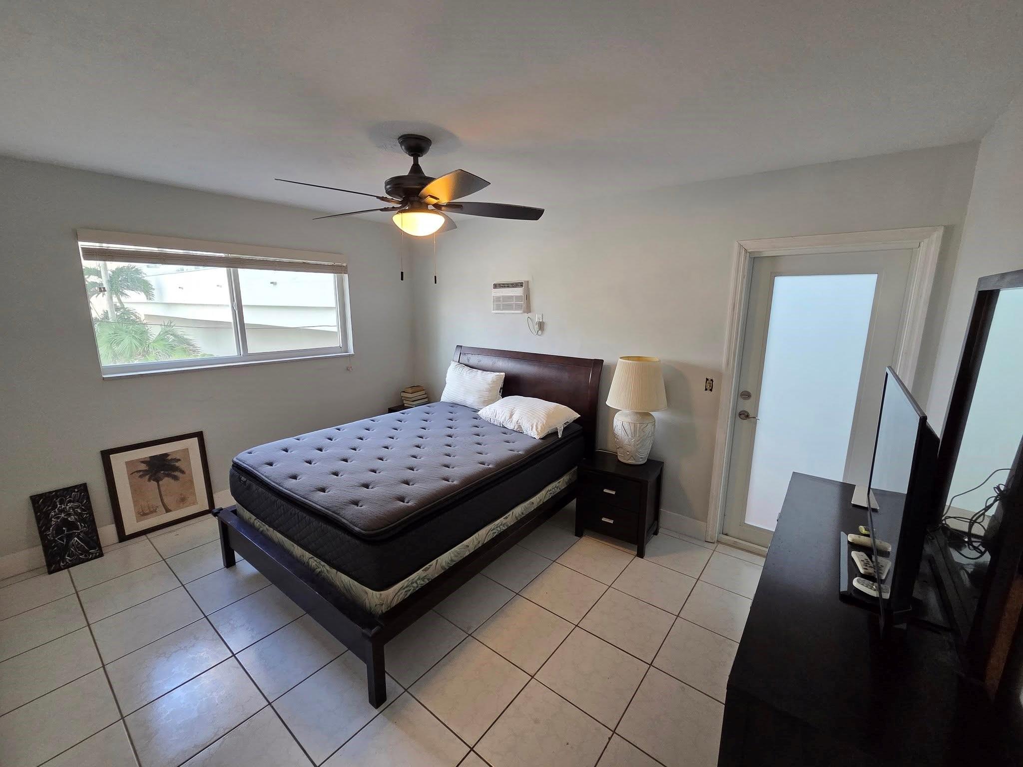 Hollywood Beach 1-27 B - Residential Lease