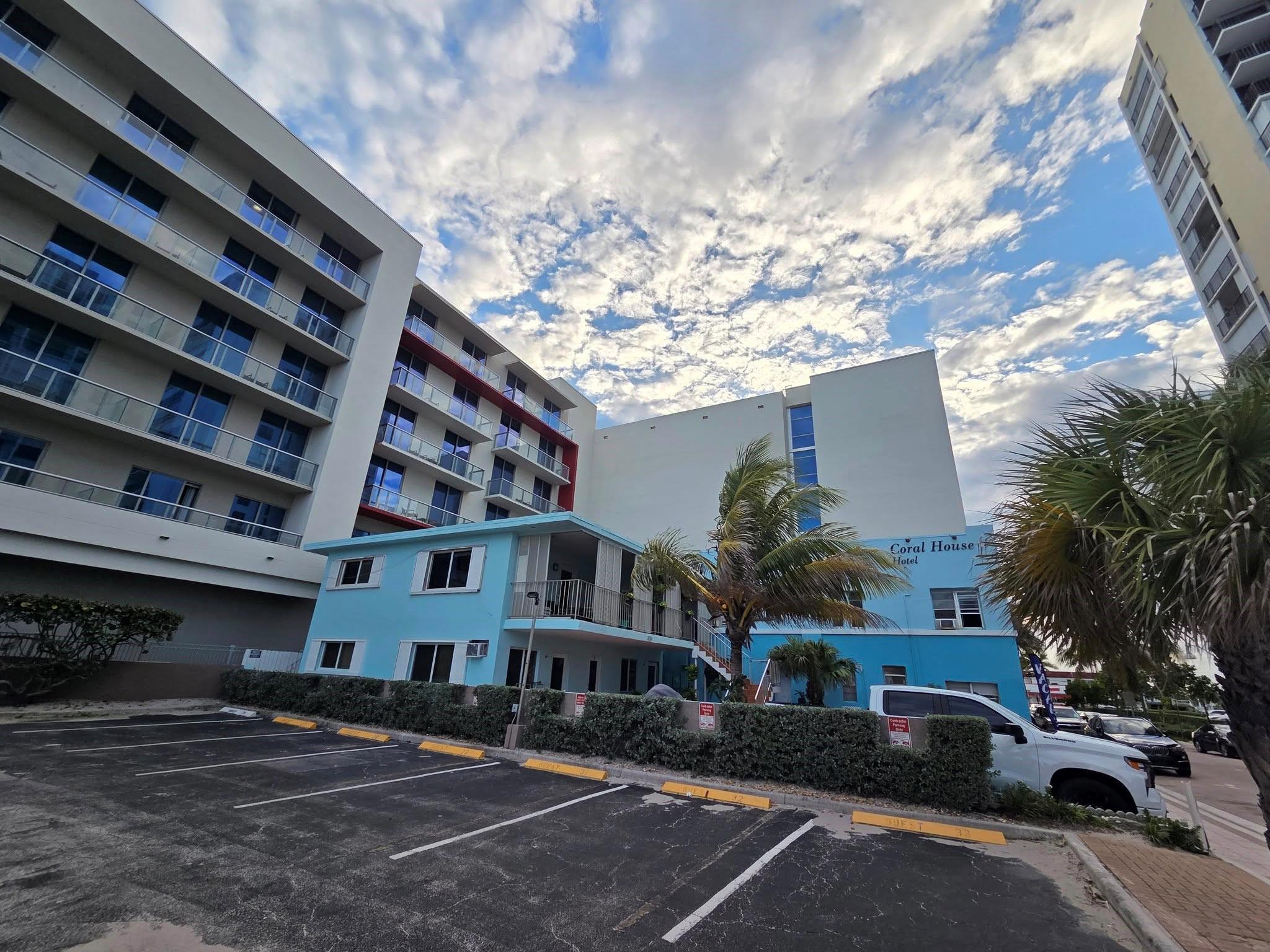 Hollywood Beach 1-27 B - Residential Lease