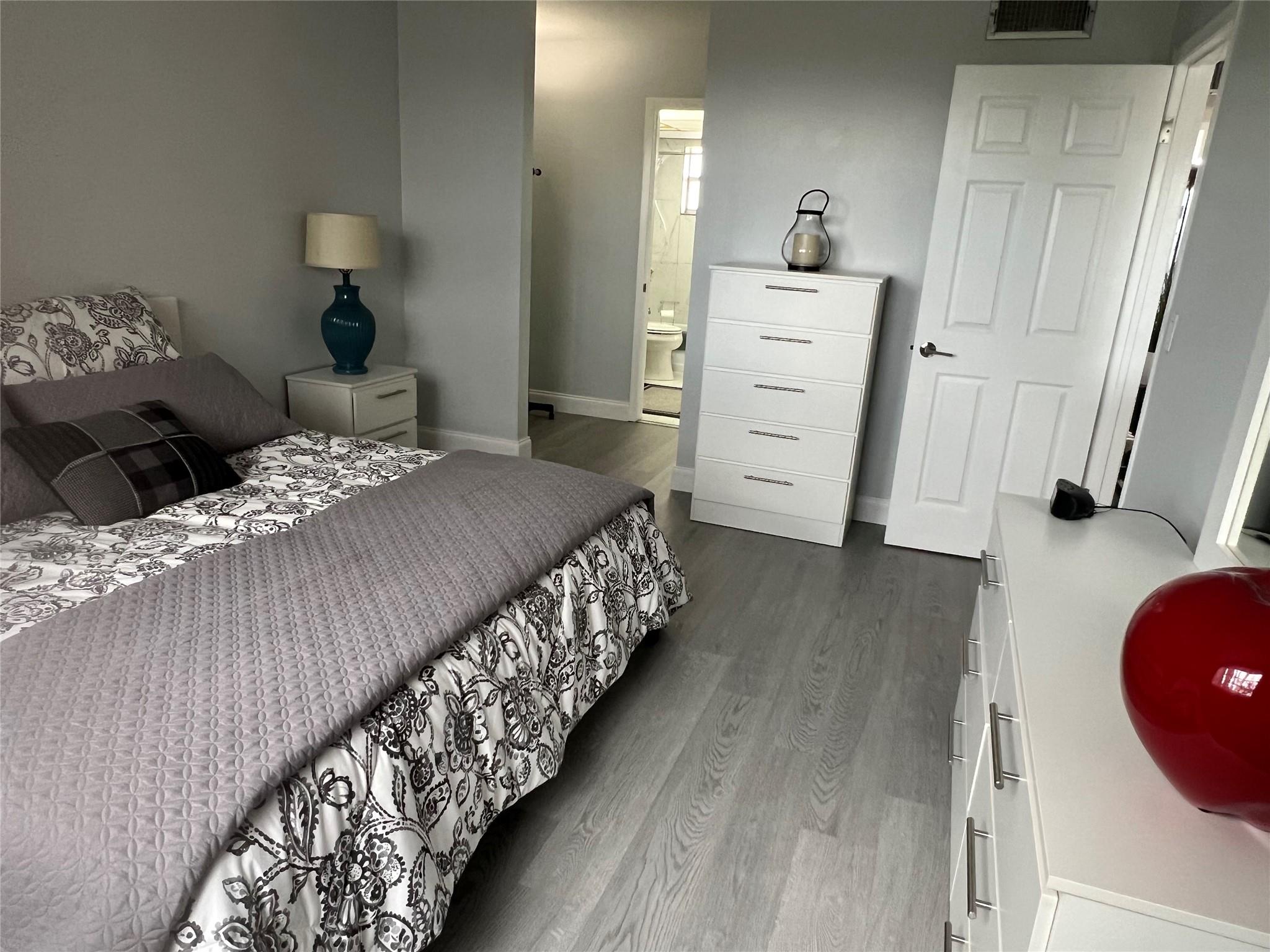 Lauderdale Oaks - Residential